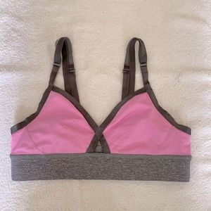 Lululemon sports bra size 6
